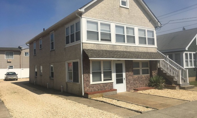 Seaside Heights House | 304 Webster Ave 2nd floor apartment- sleeps 10 w/beach badges - walk to beach