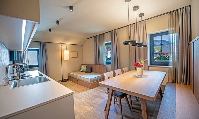 Lajen Apartment | 304B Apartments Am Platzl Living