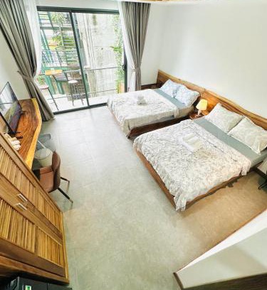 Ninh Kieu Apartment | 305MSNK Luxe Twin Studio I Balcony & Kitchen