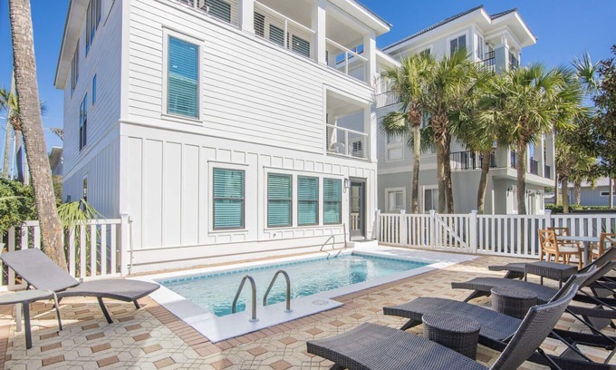 Cliffs of Seagrove House | 30A Beach Music by AvantStay | Pool w/Gulf Views | Golf Cart