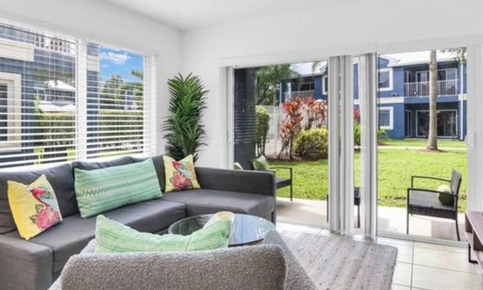 Mission Bay Apartment | 320A - Boca Retreat w/Pool, Parking, Near Evert Tennis & Shops