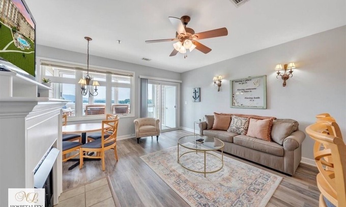 Smith Mountain Lake Apartment | #322 Pointe - 2 Bedroom Lakefront Condo at Mariners SML