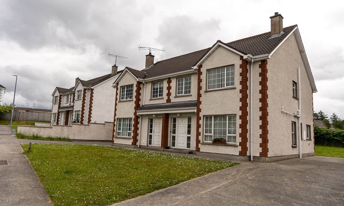 Buncrana Apartment | 32b The Hawthorns by Wild Atlantic Wanderer