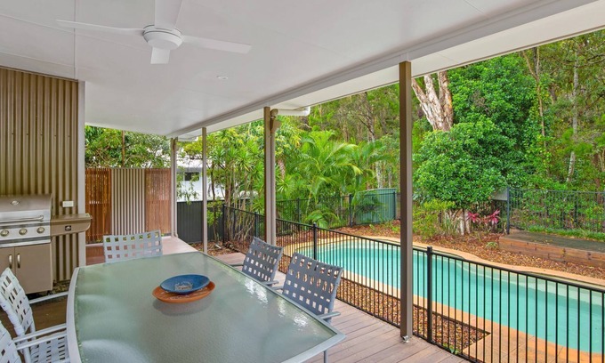 Rainbow Beach House | 33 Esprit Drive - Rainbow Beach. Walk to the beach Pool.