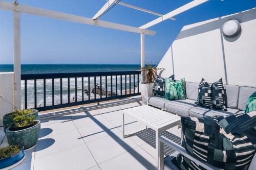 Shaka's Rock Apartment | 33 Perissa, Santorini, Ballito