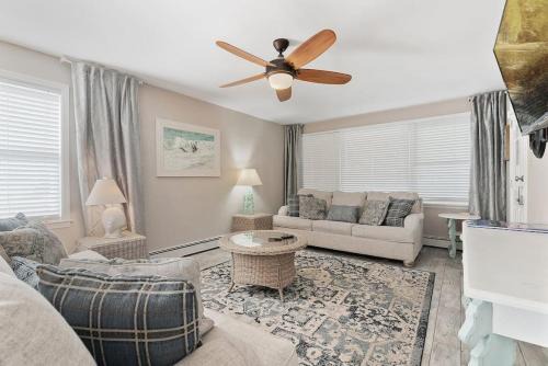 Brigantine House | 33rd Unit 1 Beachbound Parking 2 Blocks to the Beach