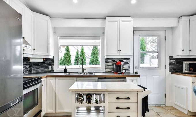 Boisbriand House | #351 Beautiful House in Boisbriand 3 bedrooms