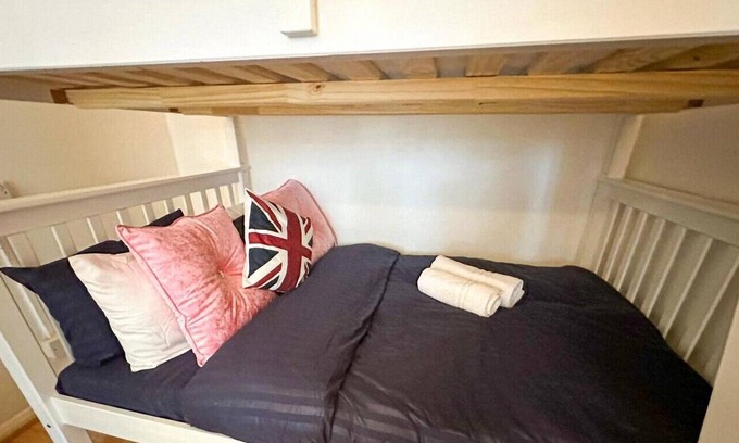 Stepney Green House | 36 O’Leary square