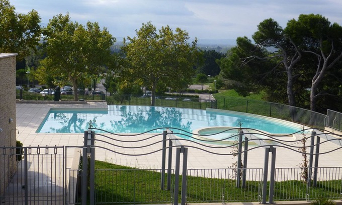 Saumane-de-Vaucluse Apartment | 38 m² apartment with terrace in the heart of a Golf course with bar and restaurant