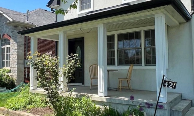 Mineola House | 3BD Home minutes 2 Port Credit & Waterfront trails