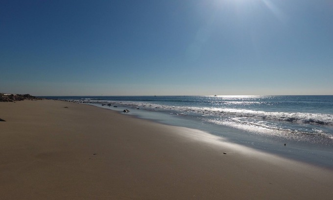 Malibu House | 3bed 2bath Malibu Beach House on Private Sandy Beach SPECIAL!