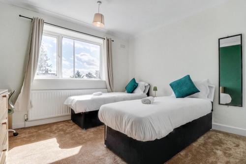 Hainault House | 3bedEscape-Work&Relax-Free Parking-Travel links