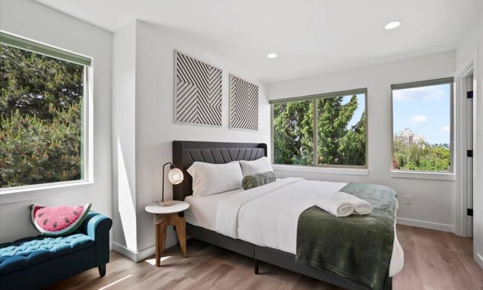 Green Lake House | 3BR 2.5BA Rooftop View Green Lake Hideaway