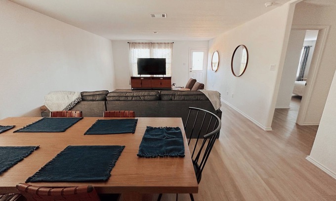 San Antonio House | 3BR/2BTH MINUTES AWAY FROM DOWNTOWN
