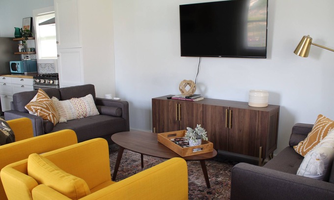 Pendleton Heights House | 3BR Downtown Oasis in Pendleton Heights