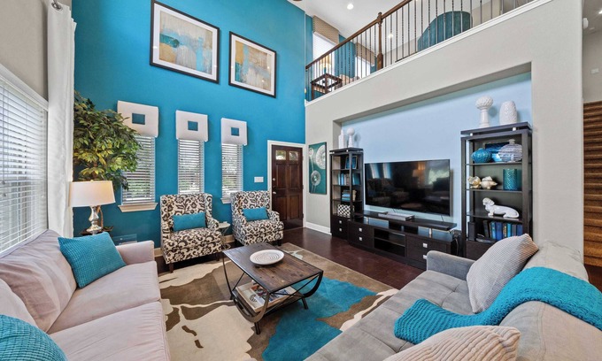 McNeil House | 3BR Elegant Home｜Garage Access｜Pet Friendly｜Washer & Dryer｜Mainfloor Bedr#42159