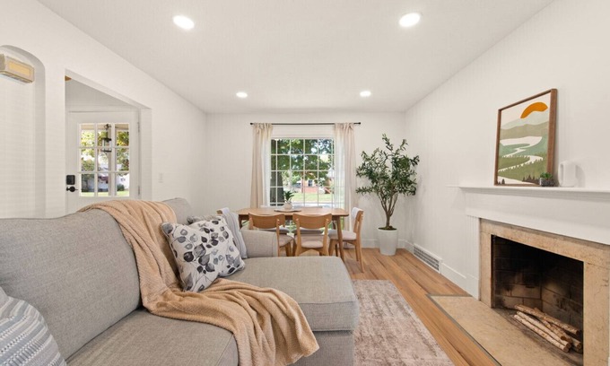 Euclid House | 3BR Home Bright & Open In Euclid Near Cleveland!