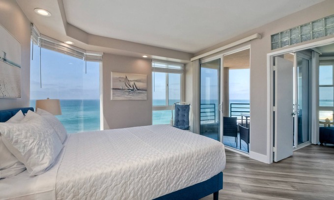 Townsite Condo | 3BR Oceanview, Gated Community & Parking, Elevator