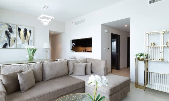 Bur Dubai Apartment | 3BR Plus Maid Burj Khalifa View and Dubai Mall Access