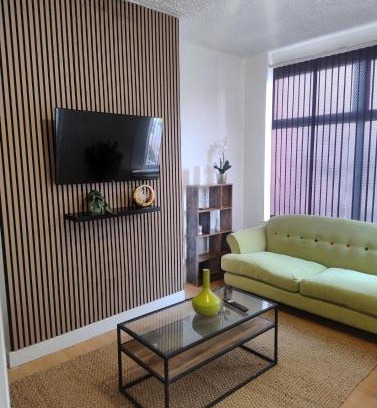 Manchester House | 3BR Sleeps 10 Walk to Alex Park