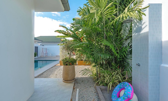 Ban Saiyuan Villa | 3BR Walk to Beach 7 Min to Beach V189