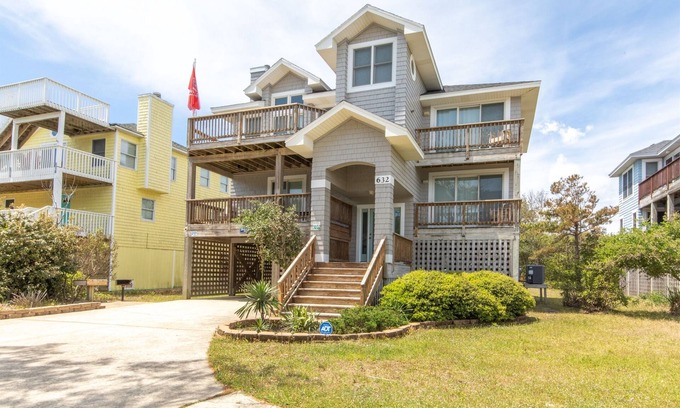 Ocean Sands House | 3min walk to beach! Dogs OK, Private Pool, Hot Tub