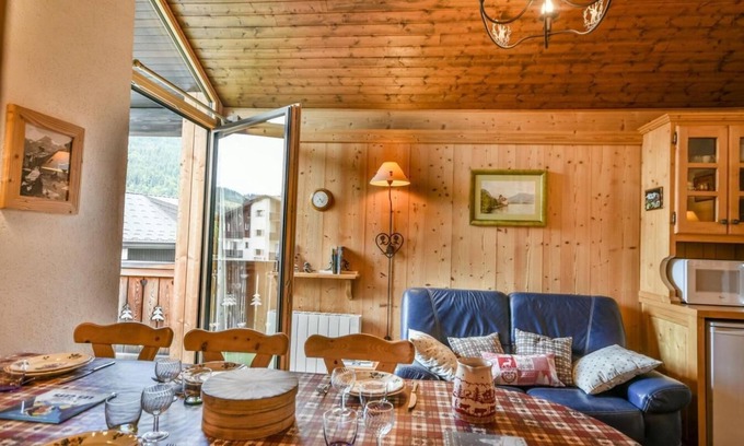 Les Gets Apartment | 3rd floor, balcony, parking, tv, ski locker, 43m², Les Gets