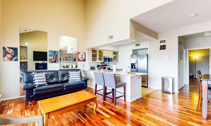 El Lago Condo | 3rd-floor condo with water views, on-site pool, & private balcony