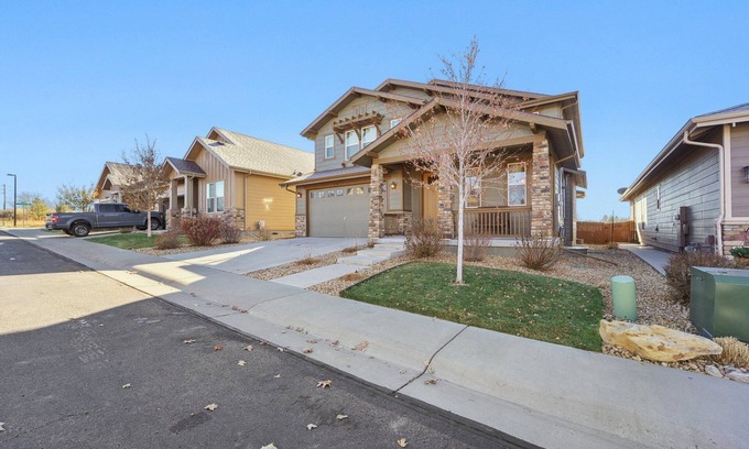 The Pinery House | 4,000 sqft. Pet-friendly ideal for families, consultants, relocation, insurance