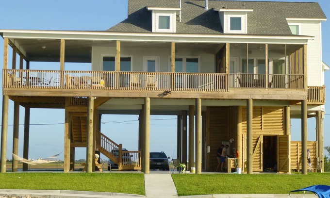 Sportsman Road House | 4 3.5 Bayside 2 King Masters, A+ Sunset, Pier Fishing Light,Huge Cover Porch