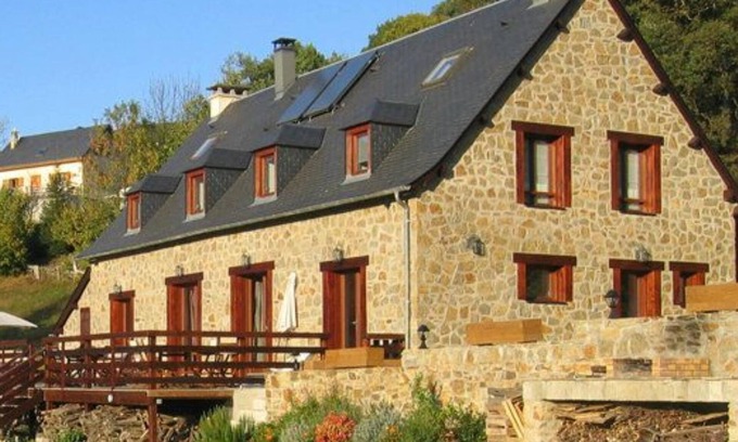 Beaucens Apartment | 4-6 person gîte with exceptional view of the Pyrenean peaks