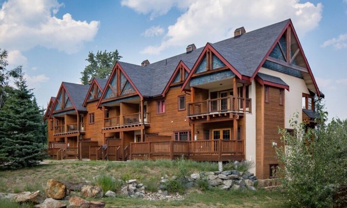 Kootenay Boundary House | 4 BD/3.5BA Redstone Chalets B