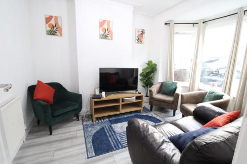 Gillingham House | 4 bed 2 bath House in medway