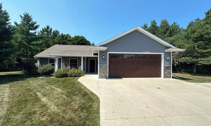 Fish Creek House | 4 bed 3 bath - Gibraltar Pines Road, Fish Creek