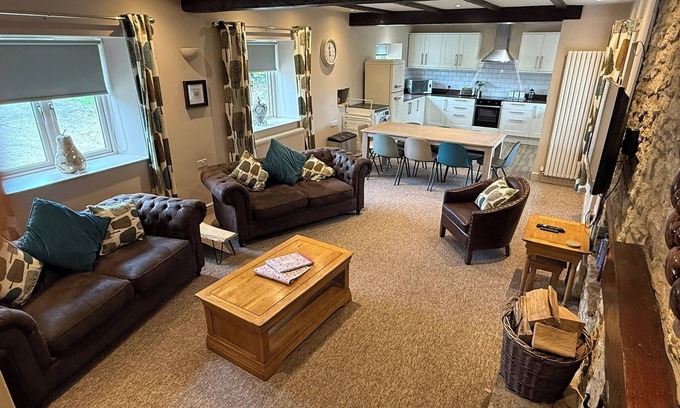 Shoscombe Cottage | 4 Bed - Historic Inn & Cider Pub - Free Parking