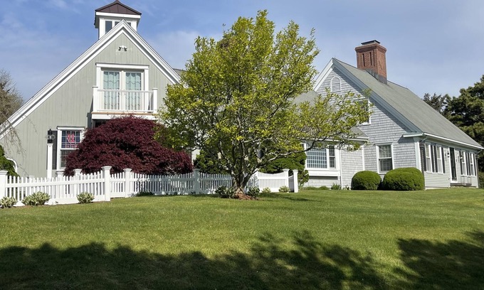 West Barnstable House | 4 Bed House Includes Paid Beach Pass, Movie Room, playhouse, fire room