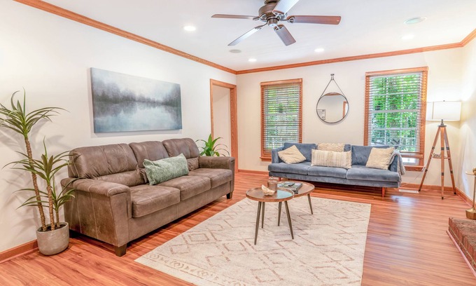 Cary House | 4 Bed, King Bed, Tvs ,Grill, Crib, Kids Essentials,Sleep Noise Machine,Bond Park