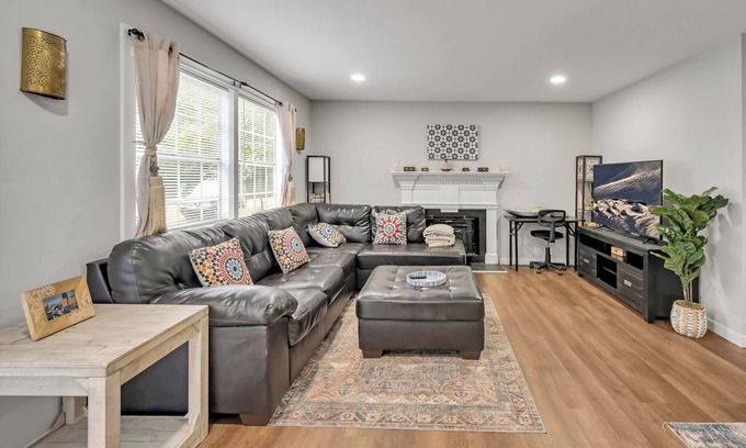 Bynum House | 4 Bed Moroccan style,min to UNC,Kids Essentials,Crib,next to Golf & restaurants