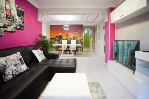 Ciutat Jardi Apartment | 4-Bed Sleeps 7 Free Parking