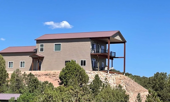 Hanna Cabin | 4 Bed Tabiona Mountain Cabin Home