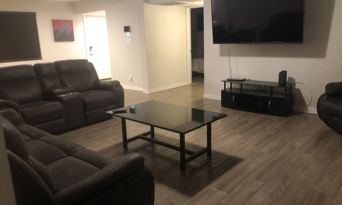 North Mountain House | 4 bedroom 2bath Full kitchen 1764 sf home that can sleep 10 people