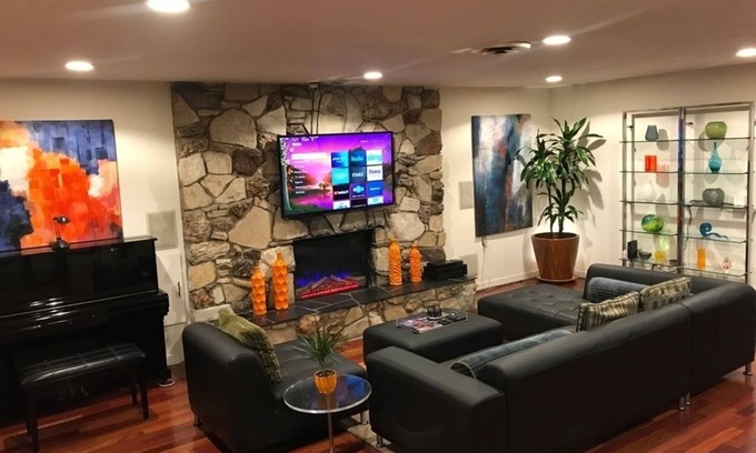 Zaferia House | 4 bedroom, 3 bath Modern Home with Hot Tub