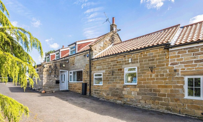 Briggswath Cottage | 4 bedroom accommodation in Stainsacre, near Robin Hood&rsquo;s Bay