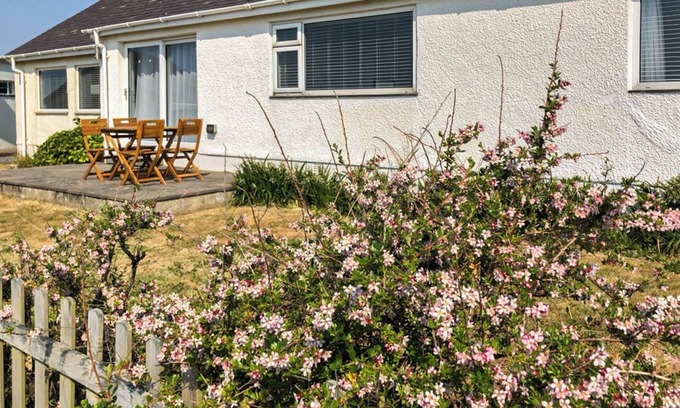 Criccieth Cottage | 4 bedroom accommodation in Criccieth, near Porthmadog
