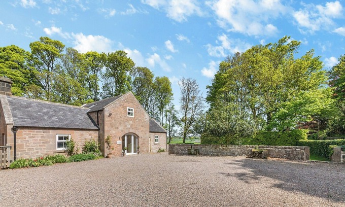 Chathill Cottage | 4 bedroom accommodation in Preston, near Chathill