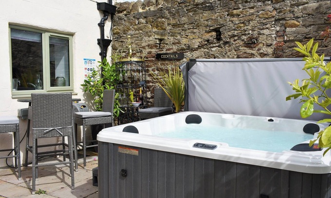 Richmond Cottage | 4 bedroom accommodation in Richmond