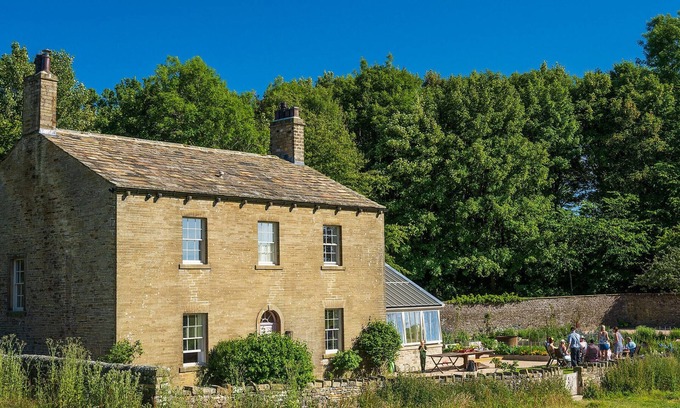 Skipton Cottage | 4 bedroom accommodation in Broughton, near Skipton