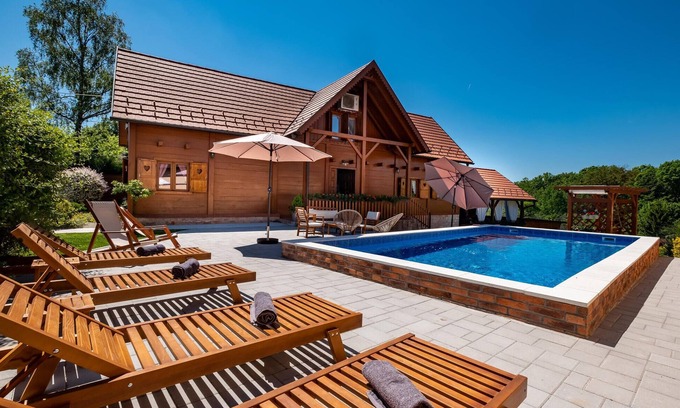 Kravarsko House | 4 bedroom amazing home in Velika Buna