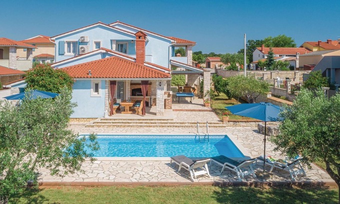 Gajana House | 4 bedroom awesome home in Golubovo