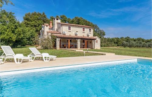 Muntic House | 4 Bedroom Awesome Home In Pula